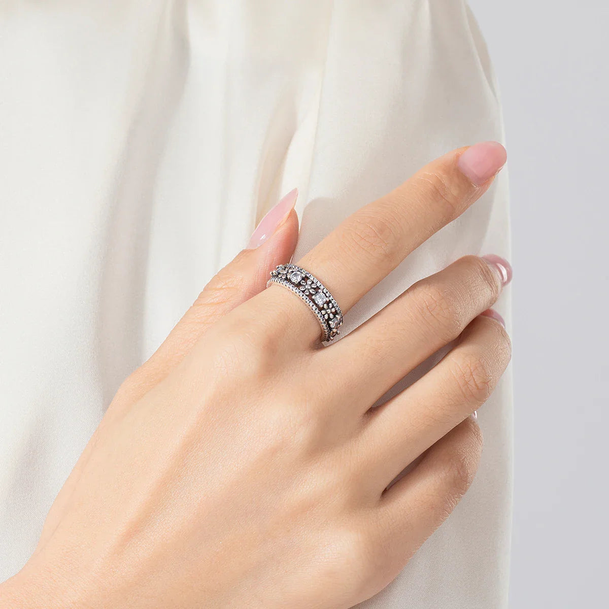 Floral Daisy Ring